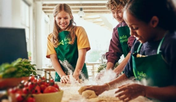 Thumbnail for Oatly expanda with new flavoured products to Barista Editions range